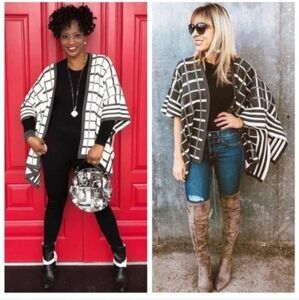 CAbi Women's Ivory Gray Plaid Tower Wrap #3680 Reversible Size M/L Cotton Blend.